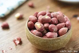 酥脆的花生米，用微波炉做竟比用锅炒的还好吃图片