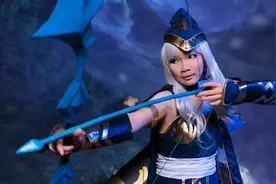 谁说寒冰一定是ADC？艾希打野折服群雄！谁敢不服？图片