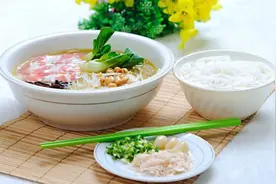 吃米线相当于吃塑料袋？恐怖！图片