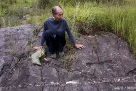 贵州从江现神秘“巨人脚印”传为吴勉脚印图片