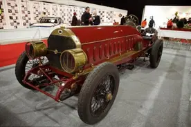 105年车龄的老爷车，现在只要简单修整还能正常行驶图片