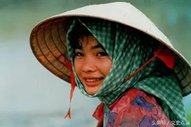 独特景致，越南街头斗笠女图片
