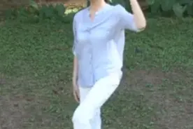 一招排除体内火气，解决落枕及肩颈僵硬图片