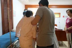 产房实拍龙凤胎的剖腹产出生全过程！超幸福图片