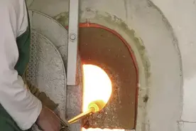 来看看吹塑的最终奥义！——吹！玻！璃！瓶！子！图片