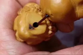 核雕作品中有些不是缺陷的缺陷！并非瑕疵，无伤大雅图片