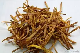 新鲜黄花菜有毒 制成干黄花菜现美味!图片