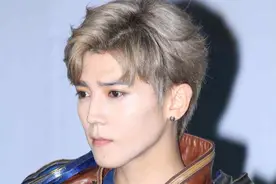 Bii毕书尽出席手游活动 游戏装扮化身漫画美少年图片