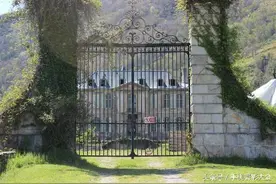 他们买下300年历史的梦幻古庄园，整修时却发现了惊喜图片