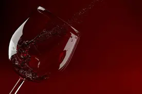 葡萄酒的色泽美图片