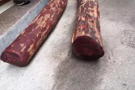 走心机加工出来的小叶紫檀笔筒，漂亮到没朋友！图片