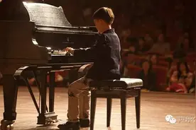 李伟： 95%的钢琴学习者不知道的钢琴背谱法！图片