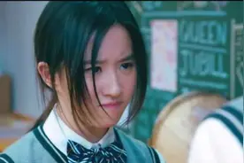 女学生在课室遭人侮辱，结果换来全班同学的嘲笑！图片