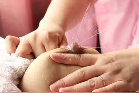 背奶妈妈传授简单明了的徒手挤奶法图片