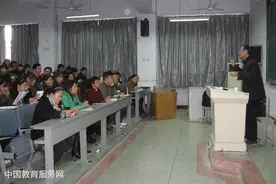 中国的教师相比美国的教师有什么不同图片