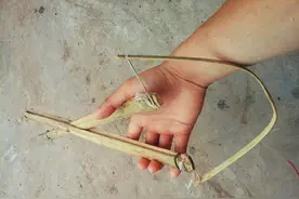 打完谷子，晚上又可以下水田夹黄鳝了！没有比这更好玩的了！图片