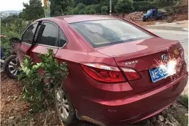 长安CS35销量登榜前三，普通车祸又遭喷子称史上最强断轴!图片