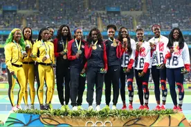 女子4X100米接力颁奖仪式图片