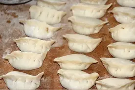 第一次去男友家，阿姨包的饺子，这种馅谁吃过？图片