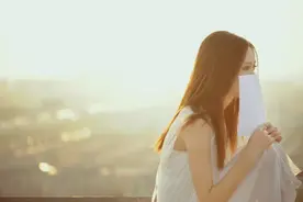 我怀孕还有十几天生了，却不小心摔流产了，不敢跟老公说，怎么办图片