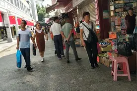 带你追寻历史的脚印，行走国内独一无二的一国两制街区——中英街视频封面