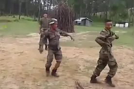 爆笑！印度士兵疯狂大跳东北二人转！图片