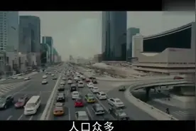俄罗斯拥有1700多平方公里土地，人口才1亿多，四个原因告诉你！视频封面