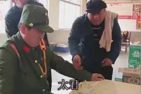 日本人真会吃，别的不吃非要吃新鲜热乎的牛大便
