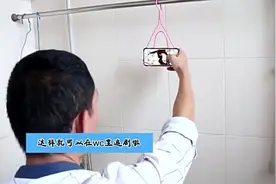 手机支架不用买啦！把衣架稍微改造一下，秒变简单的手机支架！