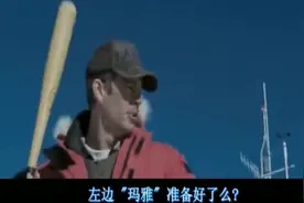 哈士奇被埋在雪地里睡觉怎么都叫不起来，直到保罗沃克拿出一盆鱼视频封面