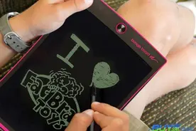 有了这块电子画板 你家熊孩子或许会放过你的iPad图片