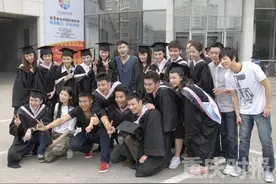 曝郑爽昔日毕业照，没整容的爽妹子长这样！图片