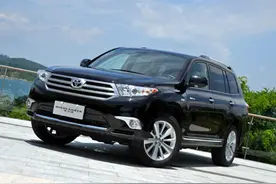 差距！43万的四驱至尊版汉兰达，竟然可以买2辆低配乞丐版图片