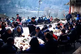 内江乡坝头办个喜酒，排场大的嘿死人~图片
