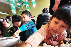 用英文教宝宝“包饺子”，春节亲子英语必备图片