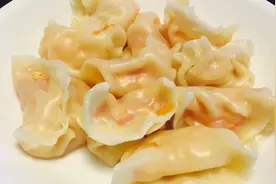 口味鲜香，清爽不油腻的西红柿鸡蛋蒸饺，在这个冬天尝尝鲜~~图片