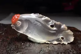 这起荧光的南红还是我费尽心机得来的，真心很少见啊图片