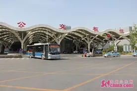 济南十条公交线路通达长途客运西站图片