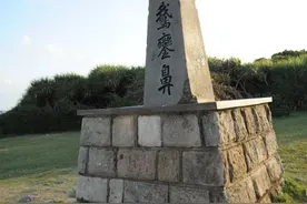 台湾美少女与鹅銮鼻晚霞图片