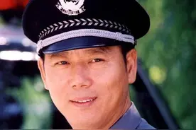 老戏骨李成儒谈圈内怪象：年轻人过早红没好处图片