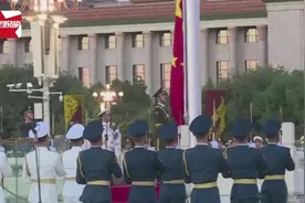 14.5万人天安门广场看升旗，共同祝福祖国生日快乐视频封面