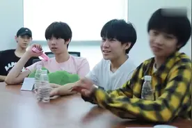 TF家族：丁程鑫、马嘉褀、敖子逸玩游戏，耀文：你对我叫Baby吗？视频封面