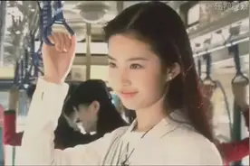 12年前的电影，刘亦菲17岁，林志颖30岁，演技青涩，颜值高