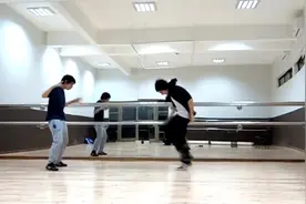 目前最火的两种舞蹈对决，鬼步舞 vs Jumpstyle！图片