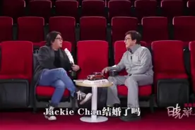 成龙在全世界多受的欢迎，巴西女孩听到龙叔结婚了，马上哭了视频封面