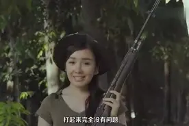 美女亲手体验男人枪M14（视频）图片