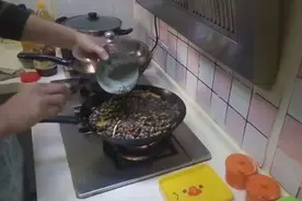 实拍老爸做的烧螺丝，满满一大锅，加点酸笋就完美了图片