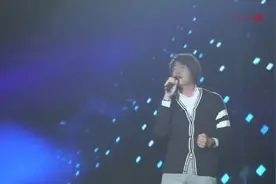 让游鸿明告诉你：爱情凄美，所以念念不忘图片