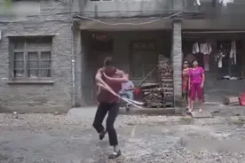 女版李小龙，请收下我的膝盖视频封面
