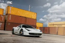 白色法拉利458 Spider改装Vellano轮毂图片